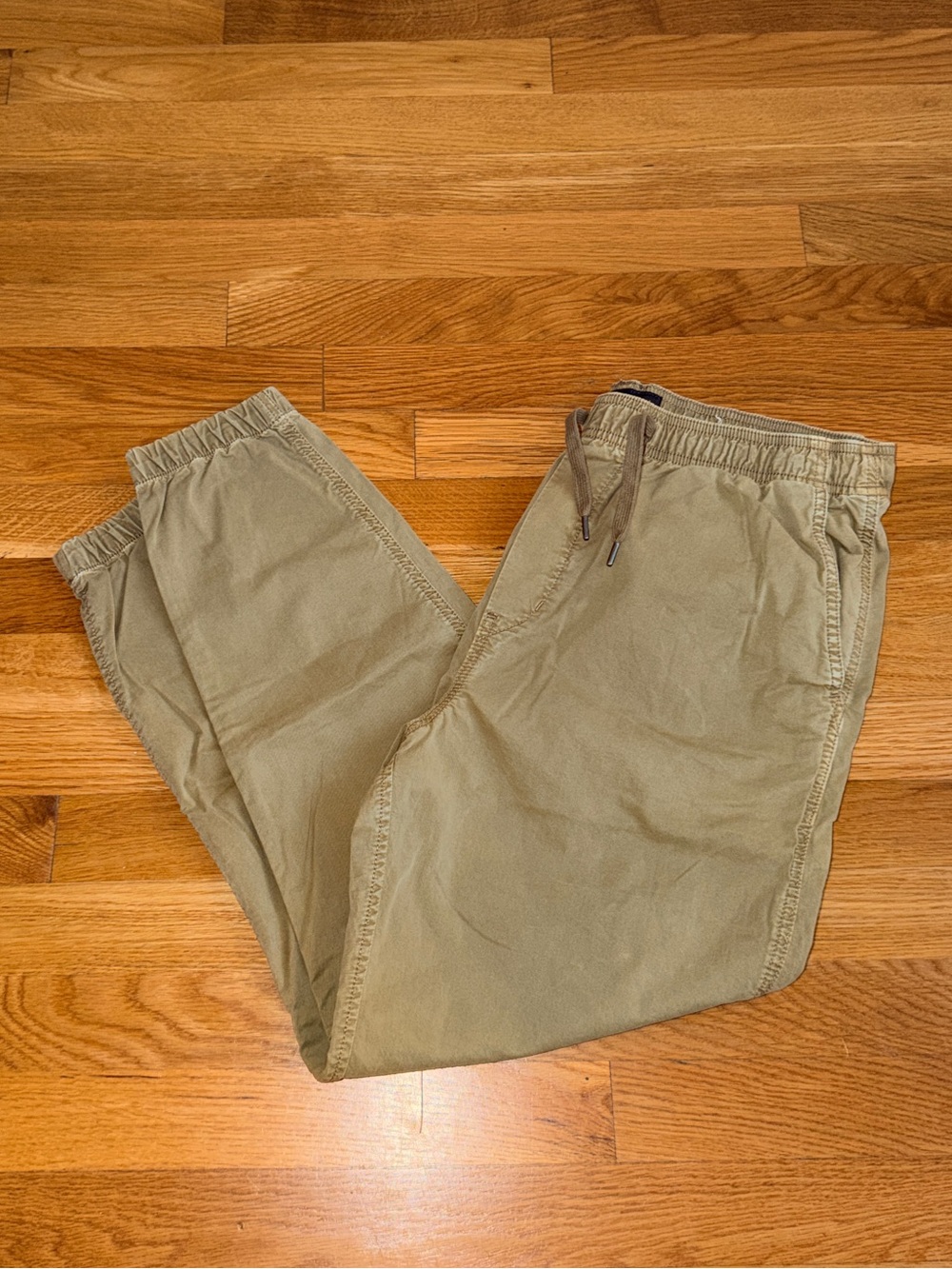 American Eagle khaki flex joggers
